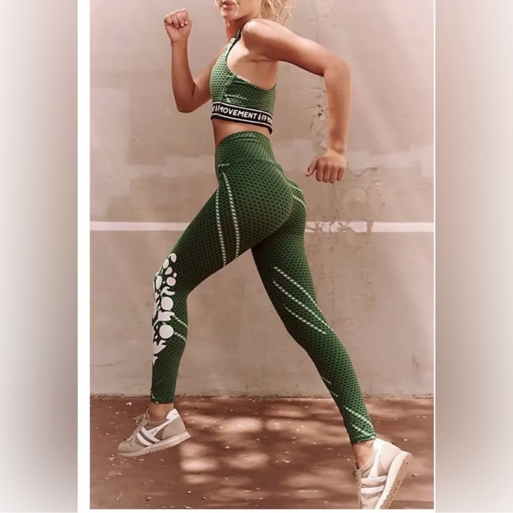 Free People FP Movement Never Better large Logo Leggings Heritage Green NWOT XS